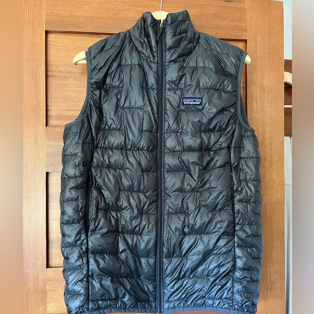 Men’s Patagonia Nano Puffer in Dark Grey